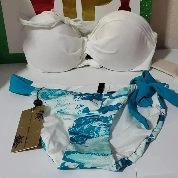 Pearl bikini top - Picture 1 of 8